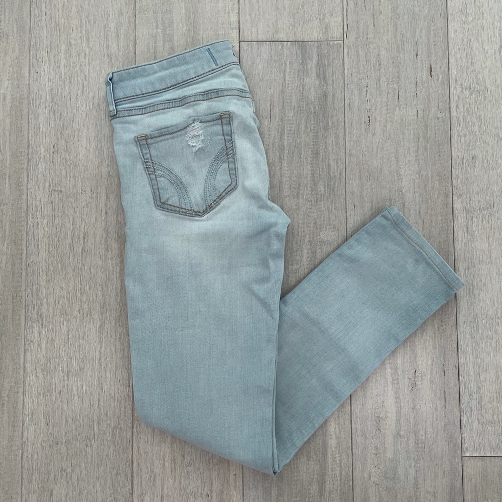 Hollister Ripped Jeans - Picture 2 of 5